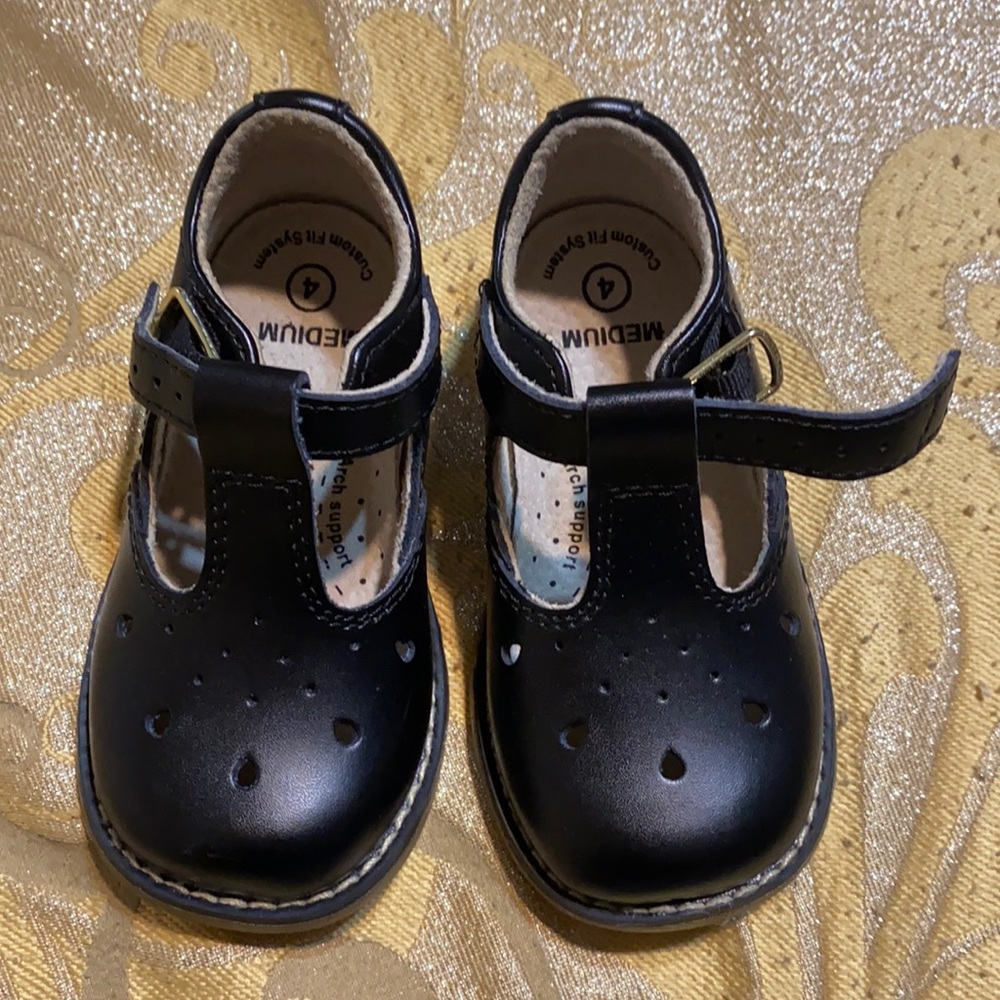 Brand New Harper Mary Jane
FOOTMATES
Baby & Walker